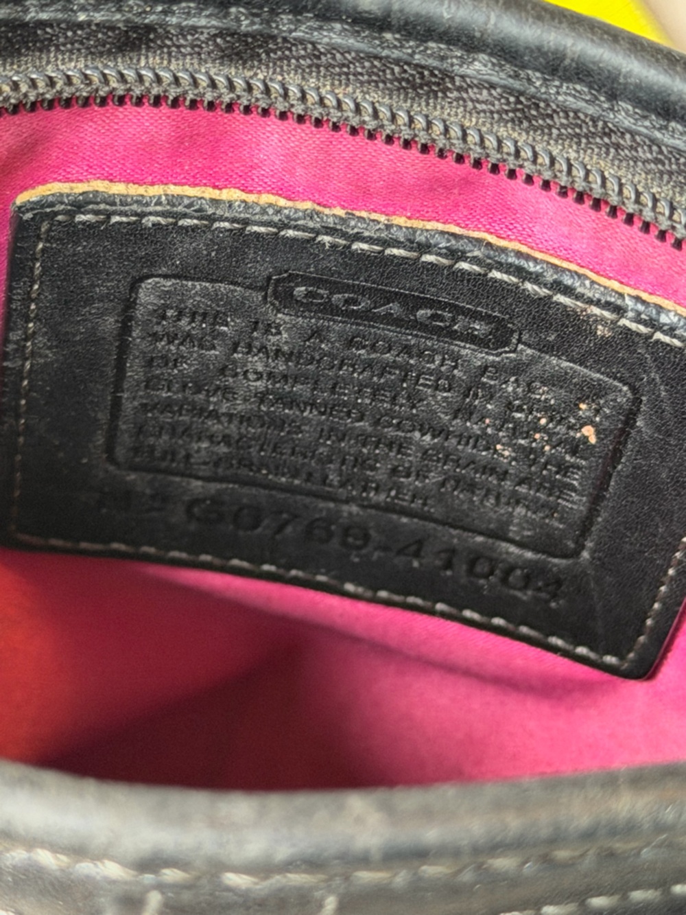 Vintage Coach small Leather Crossbody Messenger Bag - Black/ pink lining - Picture 8 of 8